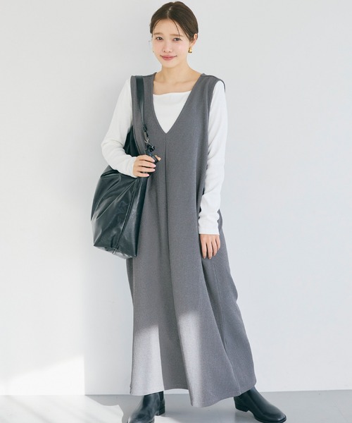 coca（コカ） ジャンパースカート エンボス加工Vネックワンピース