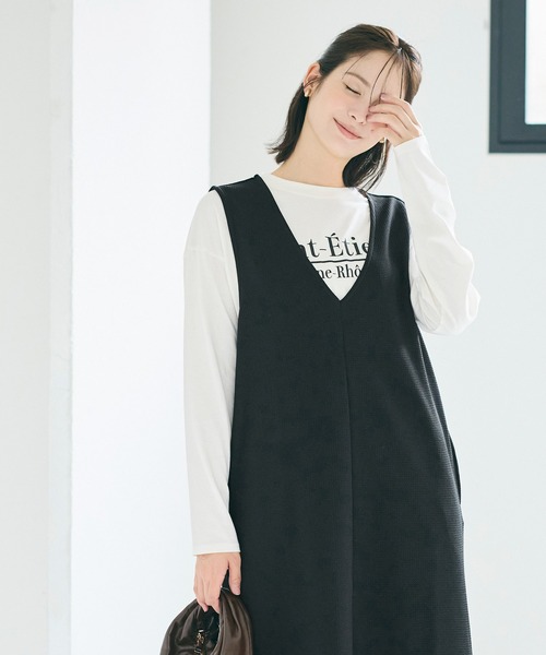 coca（コカ） ジャンパースカート エンボス加工Vネックワンピース