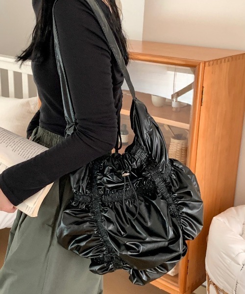 ショルダーバッグ バッグ Metallic gathers shirring shoulder bag