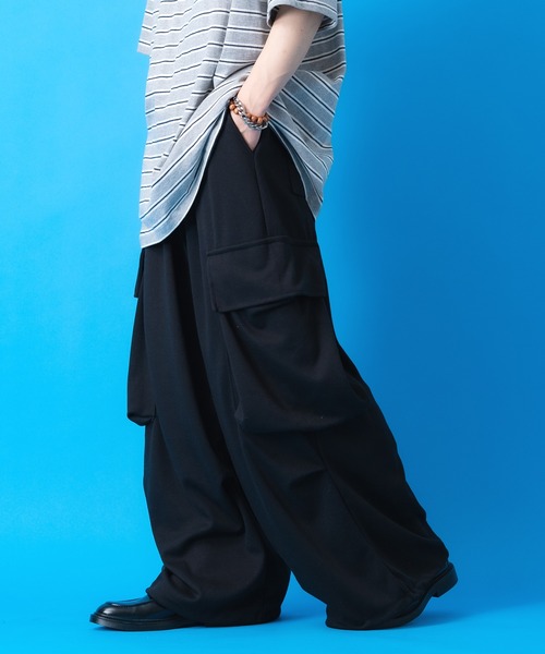 カーゴパンツ a.p.o.v. スーパーワイドドレープニープリーツスウェット