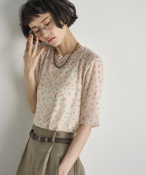 陽 ページ THE Yon tシャツ 小花柄シアーハーフスリーブプルオーバー