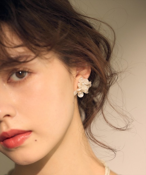 『JOLIE 』ピアス Jolie Toujours（ジョリトゥジュール） ピアス 樹脂パールフラワー