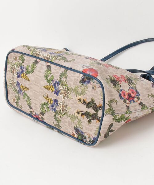 極美品　FURLA 花柄 トートバッグ　フルラ　 FURLA（フルラ） 花柄トートバッグ - ネイビー レディース : ZOZOTOWN