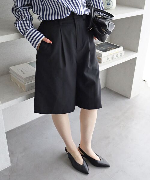 新品★27,500円 BRIEFING ロゴハーフパンツ 黒 レディースM le.coeur blanc（ルクールブラン） ハーフパンツ パンツ 短パン タック