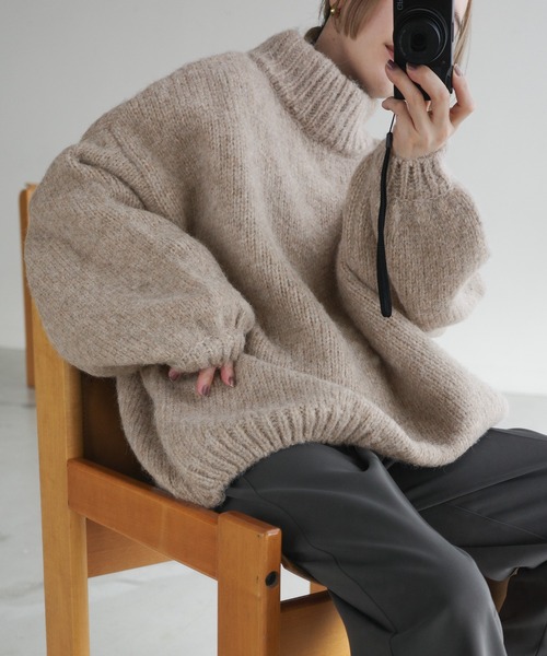 ニット セーター ローゲージハイネックオーバーボリュームスリーブ