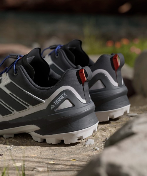 日本最大の adidas スニーカー テレックス スカイチェイサー GORE-TEX スノーボード