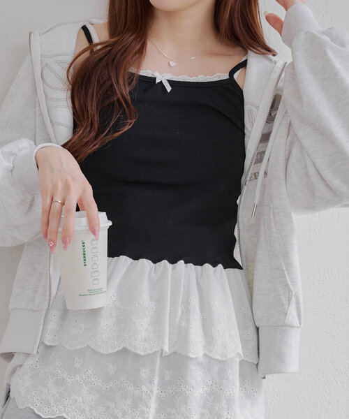 ANOTHER BRANCH OLIVE des キャミソール レイヤードコーデに