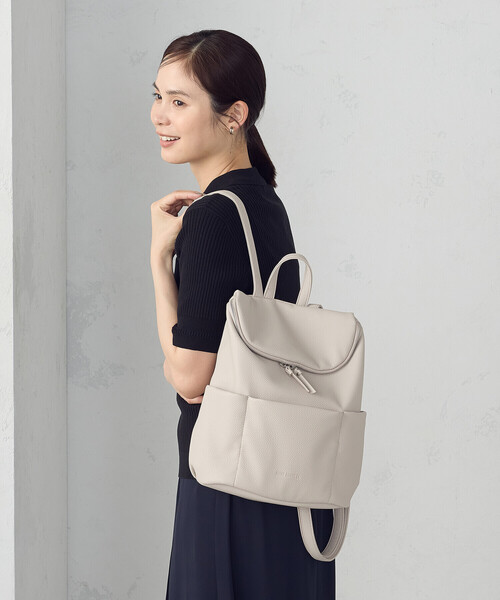 MONO COMME CA（モノコムサ） デイバック リュック A4サイズ対応