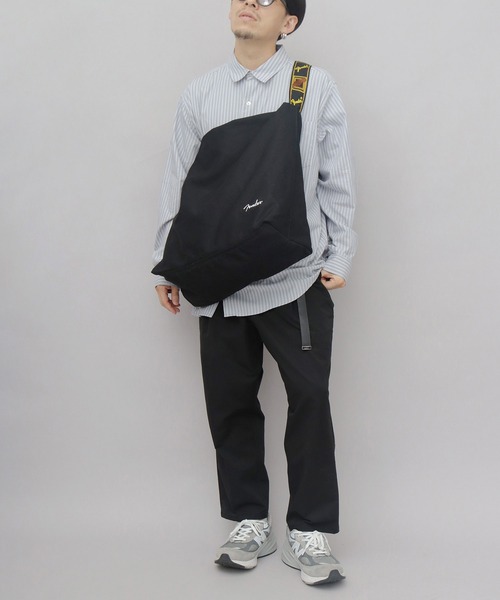 Fender ショルダーバッグ ヘビーキャンバス 大容量 ビッグ モノグラム