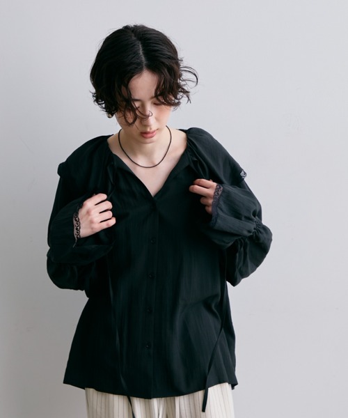 【美品】Ted Bakerフローラルプリント レーストリム ブラウス Trish（トリッシュ） ブラウス シャツ ビックカラーレーストリム