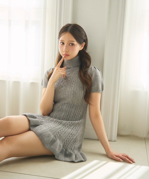 TITTY＆CO.（ティティーアンドコー） ワンピース 半袖 ラメロゴ 