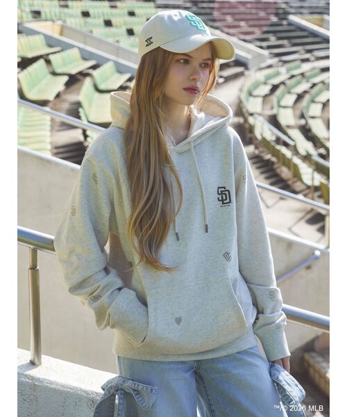 dazzlin（ダズリン） パーカー 「MLB × New Era × dazzlin」ミニロゴ