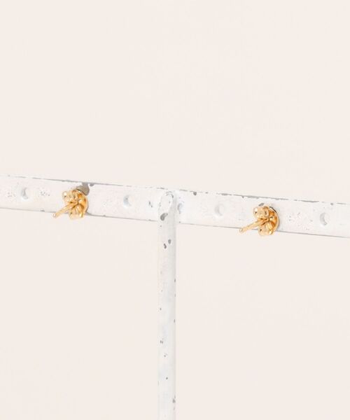 ピアス 「 セカンドピアス」K18 ムーンストーンピアス(4mm) レディースの画像