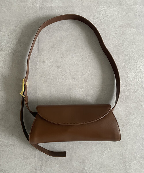 Thevon（ゼヴォン） ショルダーバッグ バッグ 横長フラップショルダー