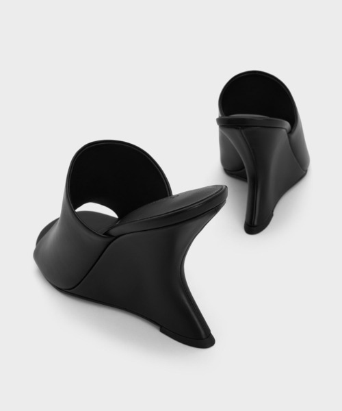 CHARLES & KEITH ワイドストラップ　スカルプチュアヒールウエッジ ワイドストラップ スカルプチュアヒールウエッジ - Black