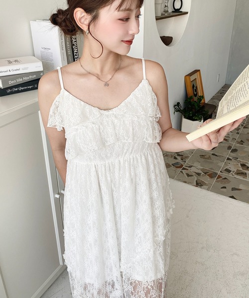 GOLDS♡リボンブローチ付き♡総レース♡肩紐ビジュープレート♡キャミトップス moment+ ワンピース フラワーストレッチレースフロントスリット