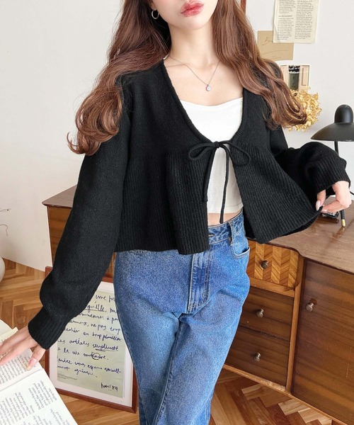 moment+ カーディガン フロントリボンフリルペプラムニット