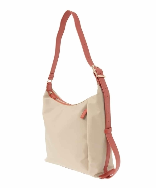 a.v.v（アー・ヴェ・ヴェ） ショルダーバッグ バッグ ナイロン