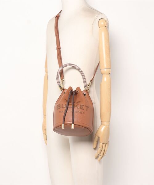 MARC JACOBS ショルダーバッグ バッグ THE LEATHER BUCKET BAG
