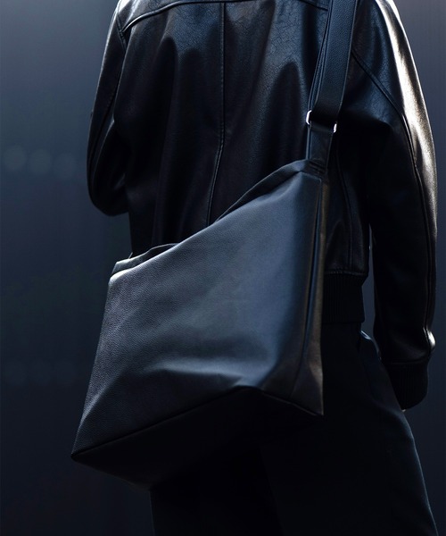 CLEL（クレイル） ショルダーバッグ 「CLEL」Loose Big Crossbody