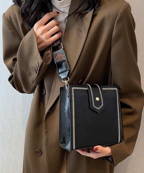 ショルダーバッグ バッグ チロリアンベルトフェイクレザーショルダー 