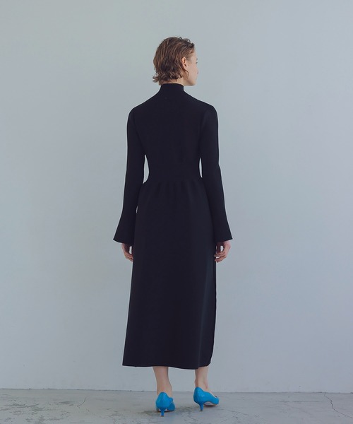 黒 ベルスリーブ ニットロングワンピース 黒 ベルスリーブ ニットロングワンピース