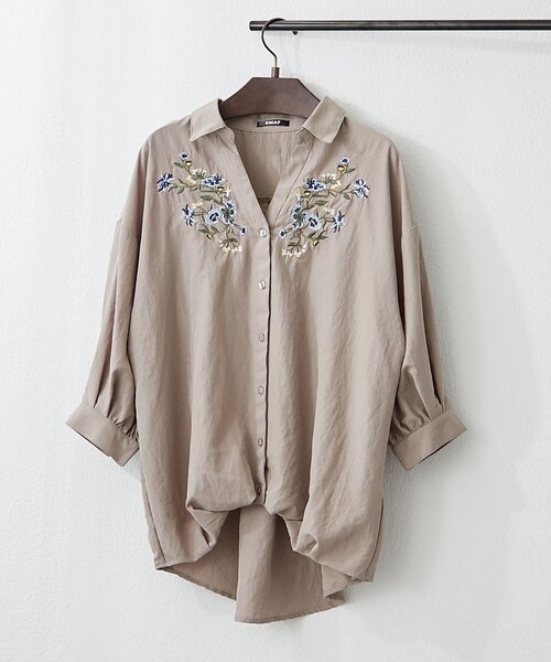 新品タグ付き　Lovely Heartブラウス Remind me and forever ブラウス シャツ 人気シリーズ、タケノコ