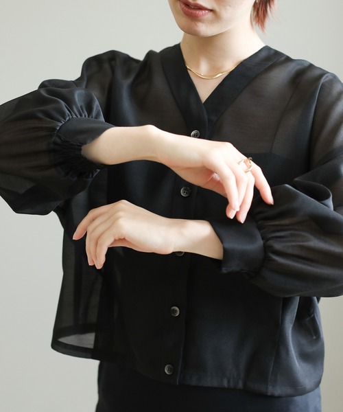 The rejoice ブラウス シャツ シアーVネックボタンブラウス