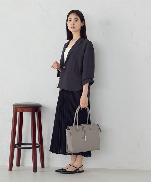 MONO COMME CA（モノコムサ） トートバッグ ロゴプレートトート