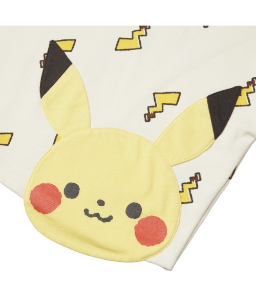 トレーナー monpoke モンポケ 総柄 はみだしアップリケ ピカチュウ