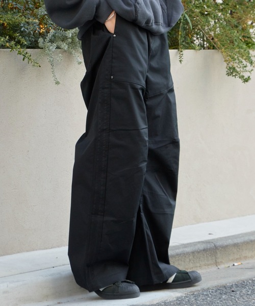 adidas（アディダス） チノパン ORI PREMIUM ESSENTIALS WIDE PANTS