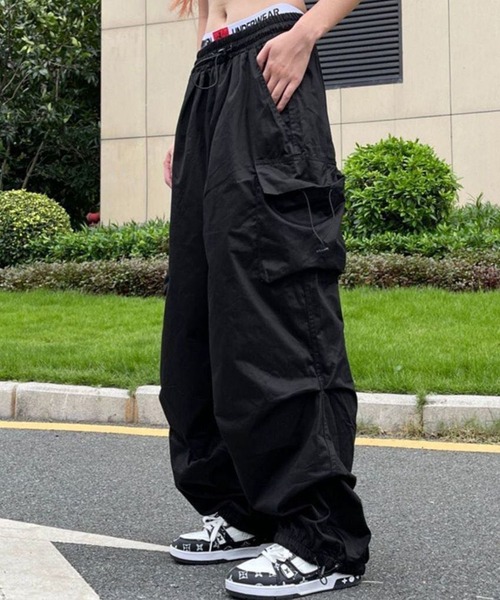 nonomi カーゴパンツ 裾ドロスト付き ナイロンライク ルーズシルエット
