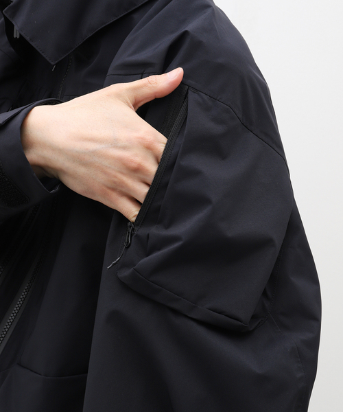 WHITE MOUNTAINEERING（ホワイトマウンテニアリング） コート