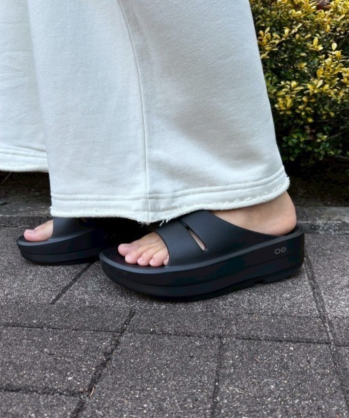 OOFOS（ウーフォス） 厚底 リカバリーサンダル スポーツサンダル