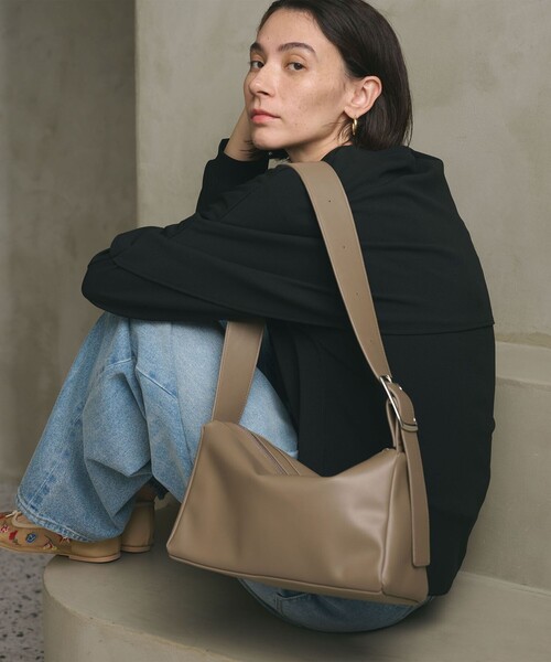 UNITED ARROWS ミックスビジューショルダーバッグ　ブラック ミックスビジュー ショルダーバッグ