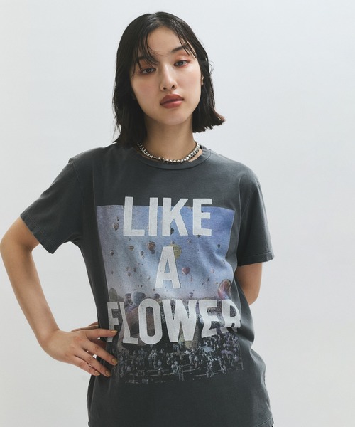 tシャツ 「REMI RELIEF」別注 LIKE A FLOWER レディースの画像