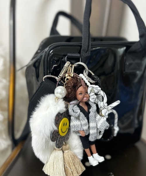 ipugo キーホルダー グレーニットカジュアルバービーキーリング
