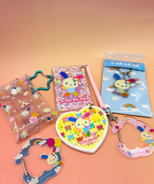 sanrio（サンリオ） ポーチ ウサハナ カラビナクリアマルチケースSS