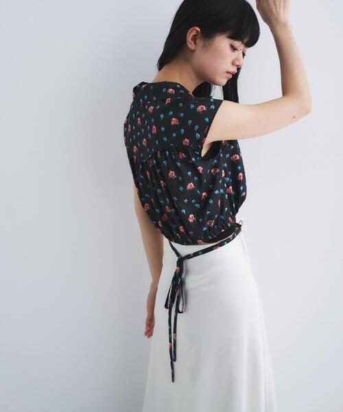 ブラウス シャツ flower Vneck pullover レディースの画像