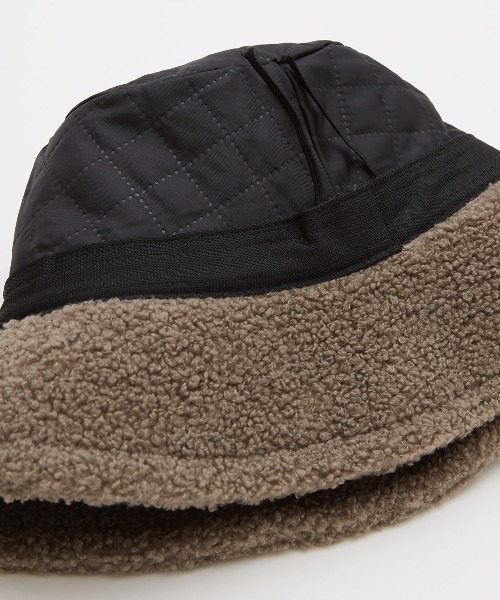 【極美品】　シャポードオー　ボア素材　バケットハット　ホワイト　ロゴ付き UNISEX WAACKYオープンバックバケットハット ホワイト