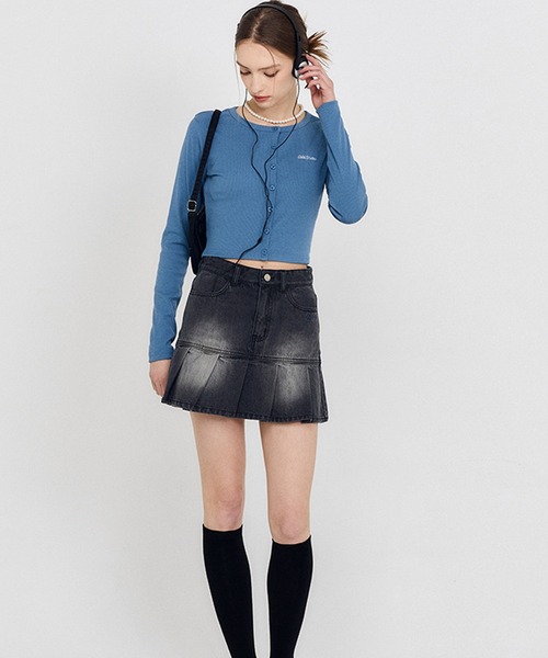 カーディガン ODD STUDIO(オッドスタジオ)/Odd Signature Logo button crop cardigan/シグネチャーロゴ ODD STUDIO カーディガン STUDIO(オッドスタジオ)/Odd Signature