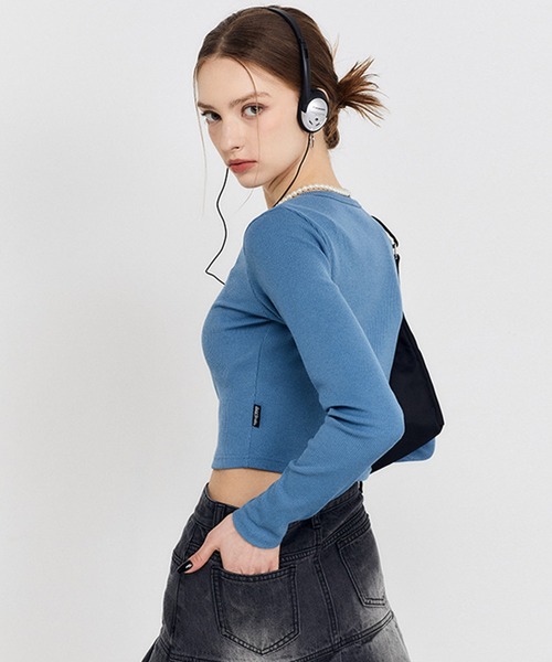 カーディガン ODD STUDIO(オッドスタジオ)/Odd Signature Logo button crop cardigan/シグネチャーロゴ ODD STUDIO カーディガン STUDIO(オッドスタジオ)/Odd Signature