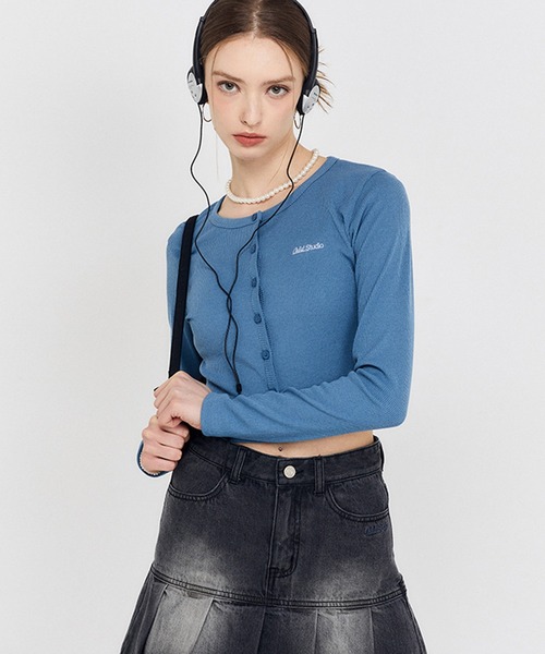 カーディガン ODD STUDIO(オッドスタジオ)/Odd Signature Logo button crop cardigan/シグネチャーロゴ ODD STUDIO カーディガン STUDIO(オッドスタジオ)/Odd Signature