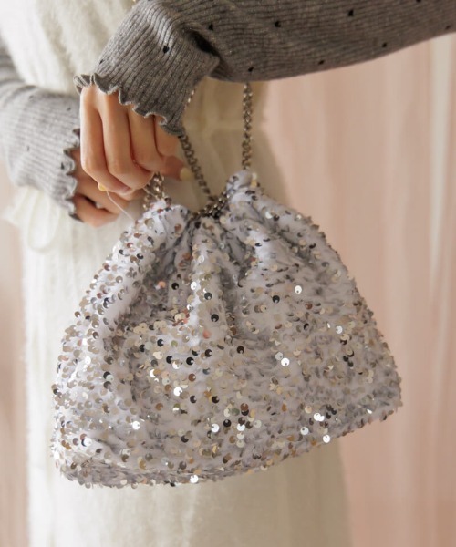 お花柄チェーンバック 希少 ZARA ザラ 花柄チェーンバッグ 刺繍 ビーズ バラ ベロア