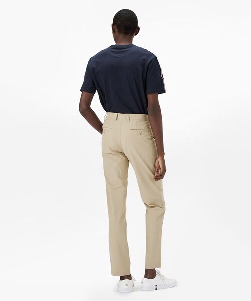 TOMMY HILFIGER（トミー・ヒルフィガー） チノパン テーパード
