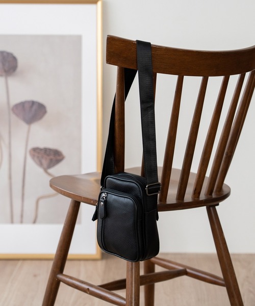 VitaFelice（ヴィータフェリーチェ） ショルダーバッグ 本革スクエア