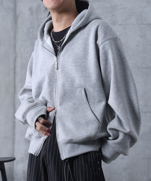 Confirm（コンファーム） パーカー AW サムホール フルジップフーディ