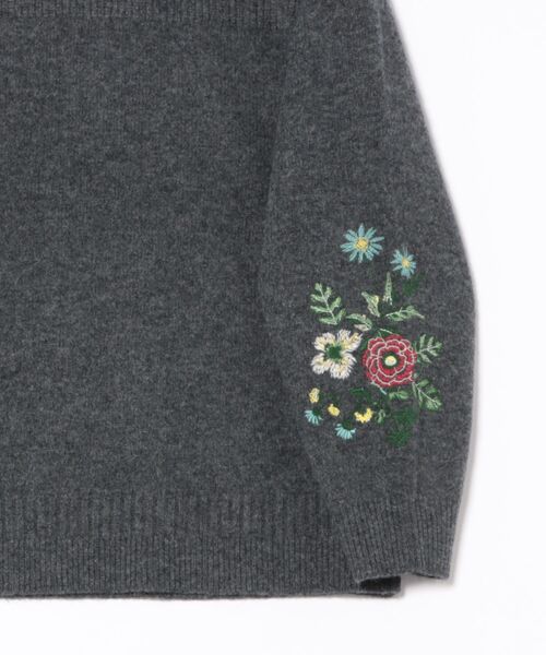 SUPER HAKKA（スーパーハッカ） ニット セーター ヒメツバキ刺繍メリノ