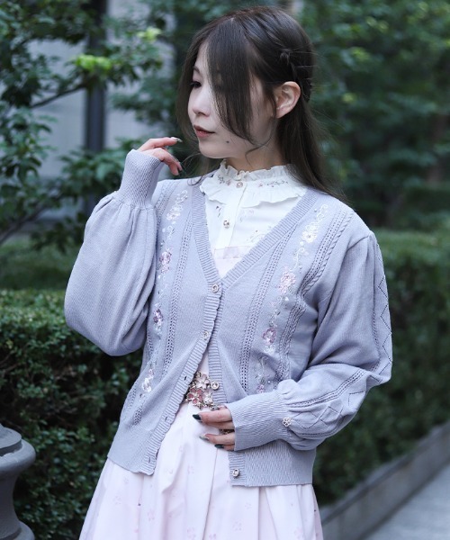 axes femme（アクシーズ ファム） カーディガン 桜刺繍ニット