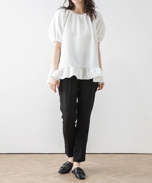 【新品】　ジャスグリッティー　バックリボンペプラムブラウス　白 美品❤︎ JUSGLITTY バックリボンペプラムブラウス Mサイズ